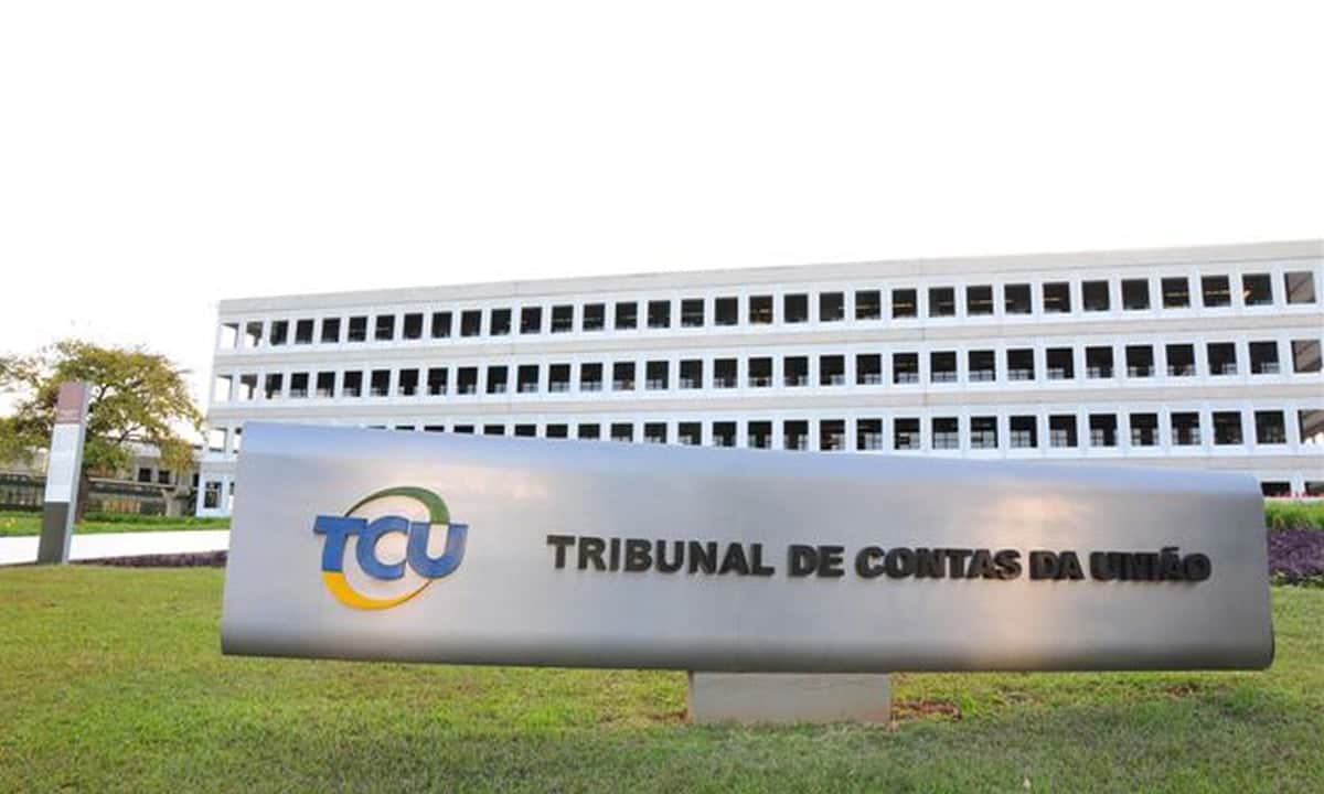 TCU oferece 40 vagas com salários de R$ 15 mil; saiba como se inscrever