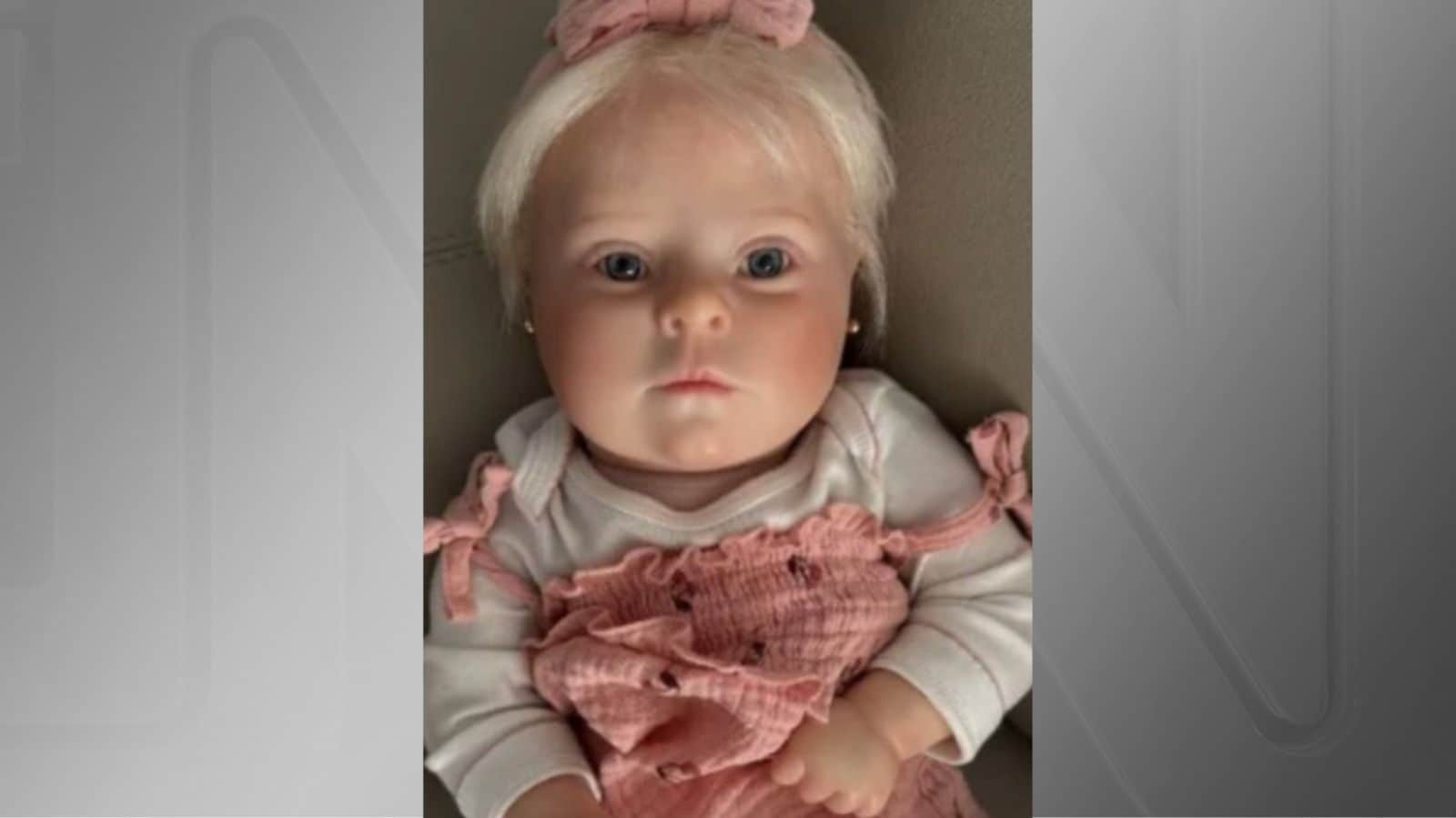 Deputados protocolam projetos de lei para vedar o atendimento de “bebês reborn” no SUS