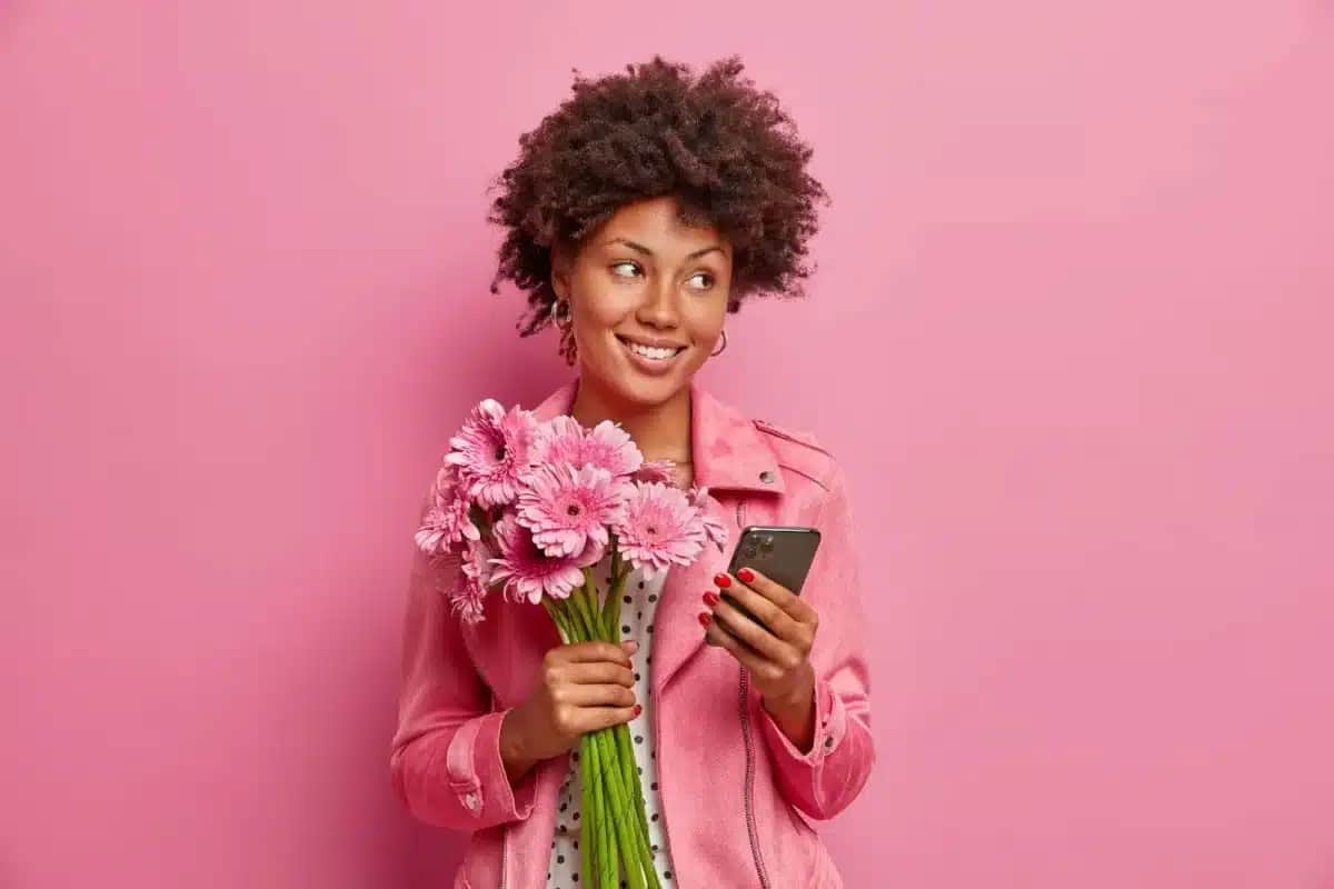 Lojas Renner: Vendas Disparam no Dia da Mulher com Estratégias Digitais e WhatsApp