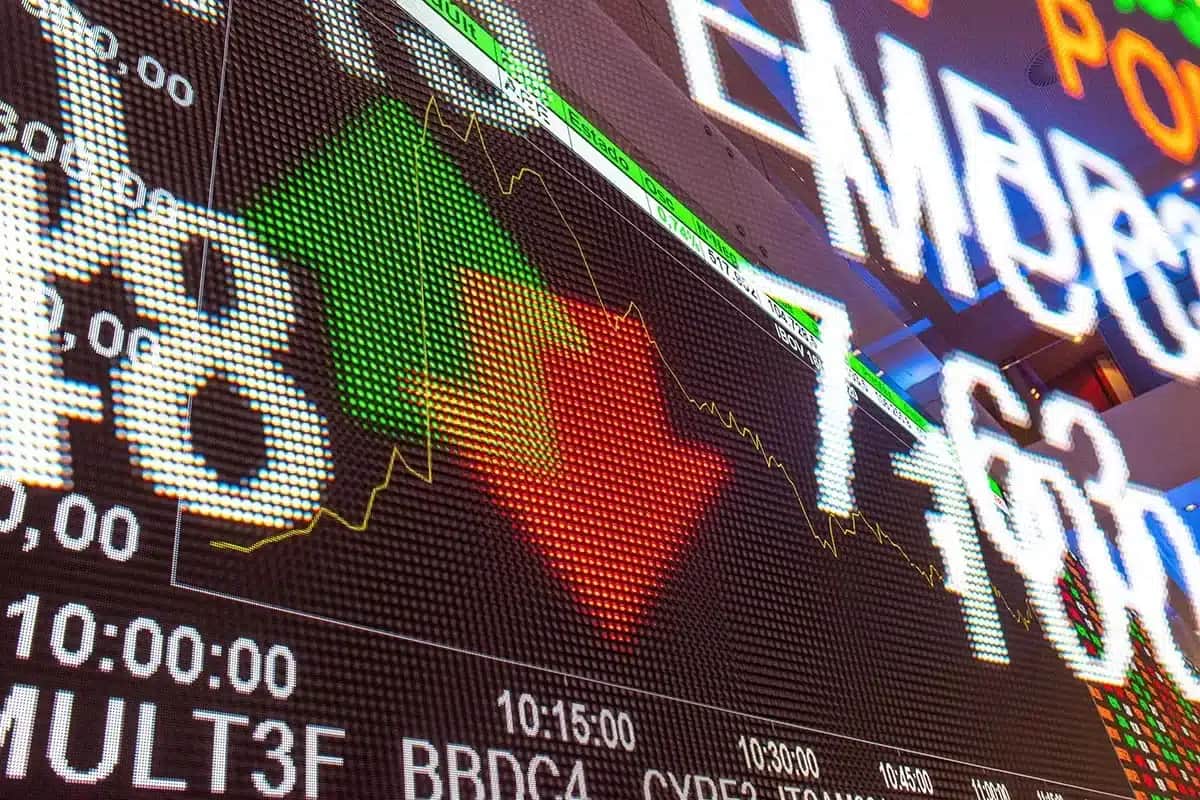 Ibovespa zera perdas após tensões geopolíticas; veja o que impulsionou ações!