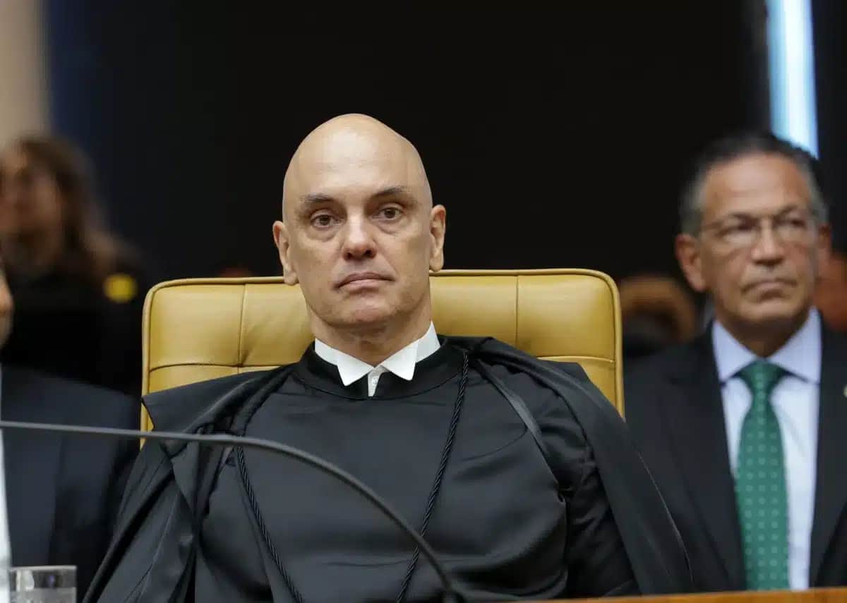 STF abre inquérito sobre calúnia contra Lula após postagem de filho de Bolsonaro