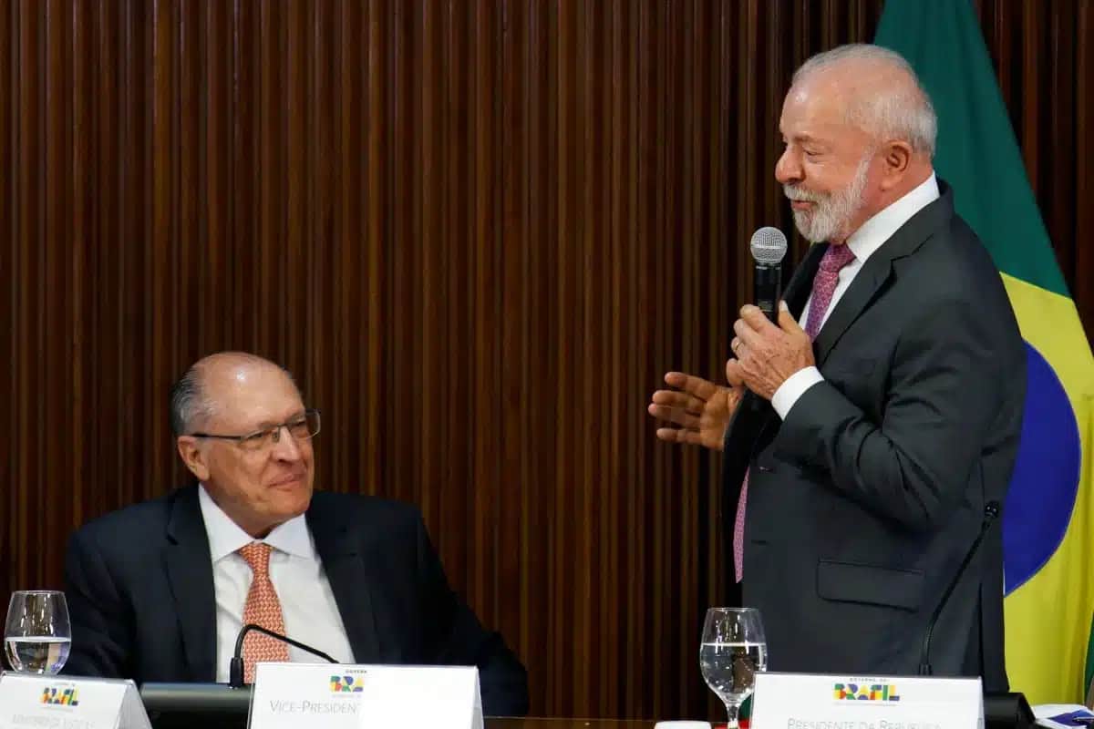 Aprovação de Lula varia em pesquisas pré-eleição: o que os números revelam?
