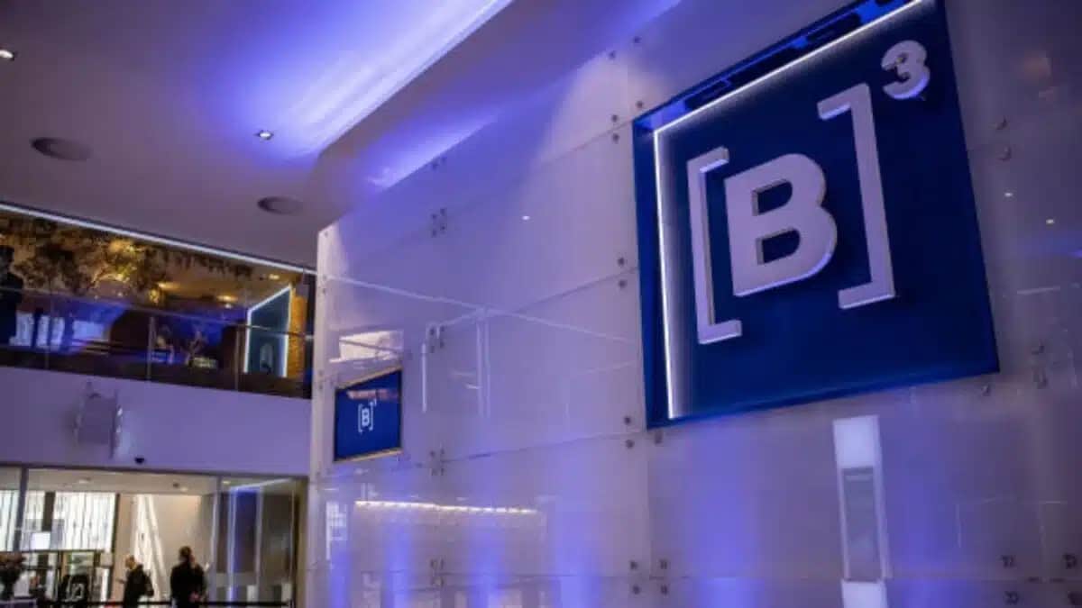 Ibovespa cai após alta recorde: o que moveu o mercado em 15 de abril?