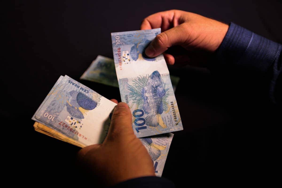 Governo propõe salário mínimo de R$ 1.717,00 em 2027: veja o reajuste!