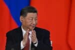 A produção industrial na China excede as projeções e demonstra resiliência frente às tarifas impostas pelos Estados Unidos