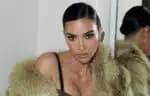 Kim Kardashian concluiu o curso de Direito por meio de uma abordagem não tradicional; compreenda