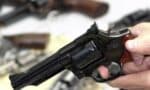 Câmara analisa possibilidade de equipar agentes de segurança privada com armas fora do expediente