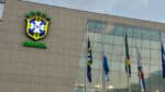Sede da CBF, na Barra da Tijuca, sem o nome do ex-presidente José Maria Marin, preso em investigação internacional que apura casos de corrupção e fraudes na Fifa (Fernando Frazão/Agência Brasil)