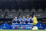 Torcida do Palestino comete gesto racista em partida contra o Cruzeiro