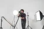 Empresa promove cursos online gratuitos em 40 cidades, visando capacitar profissionais na área de fotografia esportiva