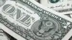 Dólar fecha em baixa um dia após a retração do governo em relação ao Imposto sobre Operações Financeiras
