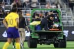 Atleta americana submetida a cirurgia cardíaca após desmaio durante partida