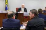 Bolsonaro se destaca na disputa com Moraes