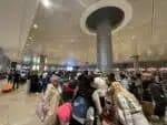 O Aeroporto Internacional de Israel reiniciará operações com voos restritos na segunda-feira (23)