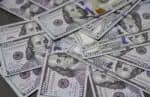 SP - MERCADO/DÓLAR - ECONOMIA - Imagem ilustrativa do dólar americano produzida nesta segunda-feira, 27. A moeda americana engatou a 6ª queda   consecutiva e fechou a sessão de hoje cotado em R$ 5,91.    27/01/2025 - Foto: ADRIANA TOFFETTI/ATO PRESS/ESTADÃO CONTEÚDO