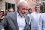SP - LULA/SP/FAVELA DO MOINHO - POLÍTICA - O presidente da República, Luiz Inácio   Lula da Silva, participa da cerimônia   de anúncio da Solução Habitacional para   a Favela do Moinho, na zona central de   São Paulo, nesta quinta-feira, 26. A   Favela do Moinho é uma ocupação onde   vivem atualmente cerca de 900 famílias.   Um acordo firmado com o governo de São   Paulo prevê que cada núcleo familiar   tenha direito a escolher um imóvel de   até R$ 250 mil. Todas as famílias com   renda de até R$ 4.700 mensais serão   contempladas.    26/06/2025 - Foto: WAGNER ORIGENES/ATO PRESS/ESTADÃO CONTEÚDO