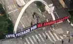 Torcidas organizadas invadem o Parque São Jorge em manifestação contra a crise no Corinthians