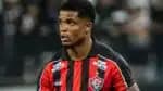O lateral Jamerson teve uma lesão grave na partida entre Vitória e Cruzeiro