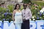Rihanna mostra barriga de gestação no evento de lançamento de “Smurfs”; confira