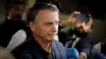 Ex-Presidente Jair Bolsonaro saindo da sede do Partido Liberal (PL), afirmou que os advogados ainda não definiram se ele pode falar com jornalistas.  | Sérgio Lima/Poder360 - 24.jul.2025