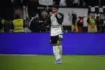 SP - COPA DO BRASIL/CORINTHIANS X PALMEIRAS - ESPORTES - Memphis Depay, do Corinthians, comemora seu gol na partida de ida entre Corinthians e Palmeiras válida pelas   oitavas de final da Copa do Brasil 2025, na Neo Química Arena, em Itaquera, na zona leste de São Paulo, na noite   desta quarta-feira (30). O Corinthians venceu por 1 a 0.    30/07/2025 - Foto: VINICIUS NUNES/AGÊNCIA F8/ESTADÃO CONTEÚDO