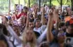 Venezuelanos comparecem, neste domingo (27), às eleições para prefeitos, em um pleito com destaque para a participação de jovens das comunidades