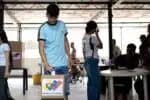 Jovens votam em eleições municipais na Venezuela e a mobilização demonstra impacto no governo