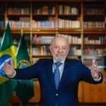 Brasil não deve se curvar, afirma especialista em relação à tarifa: “Negociação não é o objetivo dos EUA”