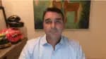 Flávio Bolsonaro afirma viver em regime de ditadura após prisão domiciliar do pai