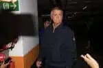 DF - BOSLONARO/PF/BUSCAS/MEDIDAS RESTRITIVAS - POLÍTICA - O ex-presidente da República, Jair Bolsonaro, deixa a sede do Partido Liberal (PL), em Brasília, para ir para casa   devido às medidas restritivas impostas pelo Supremo Tribunal Federal (STF), nesta sexta-feira 18 de julho de 2025.   Bolsonaro colocou tornozeleira eletrônica, além de precisar se submeter a recolhimento domiciliar das 19h às 7h, em   dias úteis, e durante todo o final de semana. O ex-presidente também foi proibido de acessar redes sociais e não   poderá se comunicar com diplomatas ou embaixadores estrangeiros.   18/07/2025 - Foto: WILTON JUNIOR/ESTADÃO CONTEÚDO