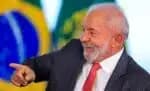 DF - LULA/ANIMAIS/COSMÉTICOS/TESTES/PROIBIÇÃO - POLÍTICA -  O presidente Luiz Inácio Lula da Silva (PT) durante cerimônia para sancionar o Projeto de Lei nº 3.062/2022, que   proíbe testes de cosméticos, produtos de higiene pessoal ou perfumes em animais, no Palácio do Planalto em   Brasília, nesta quarta-feira (30). "As criaturas de Deus que têm como habitat natural o planeta Terra não vão ser   mais cobaias de experiências nesse país", disse o presidente.    30/07/2025 - Foto: WILTON JUNIOR/ESTADÃO CONTEÚDO
