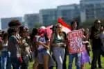 Profissionais da educação manifestam-se em Brasília em defesa da valorização da carreira e contra a reversão de avanços