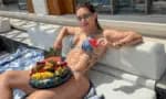 Virginia Fonseca publica fotos de sua viagem a um hotel luxuoso em Dubai, vestindo biquíni