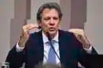 DF - FERNANDO HADDAD/FALA EM COMISSÃO MISTA - POLÍTICA - Foto,  Ministro da Fazenda Fernando Haddad. Nesta terça (12) o Ministro da Fazenda Fernando Haddad comparece no Senado Federal na Comissão Mista da Medida Provisória A Medida Provisória n° 1303, de 2025 estabelece novas regras para a tributação de aplicações financeiras e ativos virtuais no Brasil. 12/08/2025 - Foto: TON MOLINA/FOTOARENA/FOTOARENA/ESTADÃO CONTEÚDO