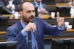 Eduardo Bolsonaro busca impor sanções à esposa de Moraes, além de punições a Motta e Alcolumbre