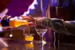 SP e Ministério da Saúde fiscalizam gráficas de rótulos de bebidas suspeitas