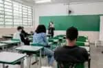 Professores no Brasil perdem tempo com indisciplina, aponta OCDE
