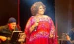 Moraes é aplaudido em show de Alcione, que dedica apresentação ao ministro e critica anistia