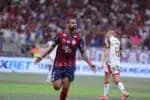Flamengo sofre com expulsões, perde liderança e Ceni vence ex-time