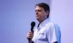 Tarcísio critica gestão Lula e defende Bolsonaro em evento de investidores
