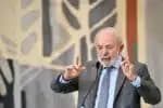 Lula menciona o 8 de janeiro e afirma que o Brasil jamais voltará a passar por um golpe