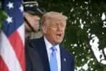 Trump acusa Apple de tarifa de 25% para iPhones produzidos fora dos Estados Unidos