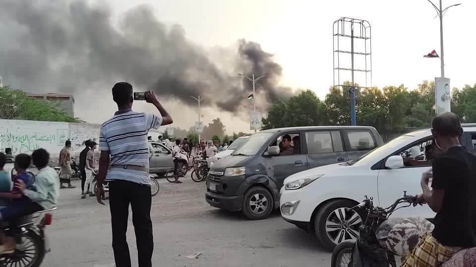 Israel ataca Hodeidah, no Iêmen, após alertas de retirada, afirmam Houthis