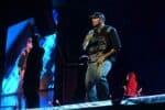 Juiz mantém Chris Brown detido após julgamento sobre agressão a profissional do entretenimento