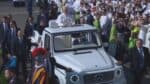 Leão XIV faz seu primeiro passeio em um veículo elétrico; veja o carro