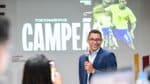 Gilberto Silva recorda o começo de sua trajetória e comemora o prêmio da Fifa