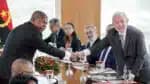 O presidente Luiz Inácio Lula da Silva (PT) recebe o presidente de Angola, João Manuel Lourenço (MPLA) no Palácio do Planalto, em Brasília. A visita de Lourenço e da primeira-dama angolana, Ana Dias Lourenço, é realizada durante a Semana da África no Brasil. | Sérgio Lima/Poder360 - 23.mai.2025