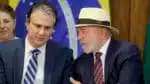O presidente Luiz Inácio Lula da Silva (PT) lançou nesta 3ª feira (14.jan.2025) o programa Mais Professores para o Brasil, com bolsas de R$ 1.050 até R$ 2.100. A iniciativa terá duas modalidades: uma para estudantes de licenciatura, que receberão um Pé-de-Meia durante a graduação, e outra para quem quiser lecionar em regiões remotas do país. A iniciativa terá duas modalidades: uma para estudantes de licenciatura, que receberão um Pé-de-Meia durante a graduação, e outra para quem quiser lecionar em regiões remotas do país. | Sérgio Lima/Poder360 - 14.jan.2025