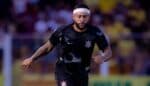 Atacante do Mirassol marca pênalti com cavadinha contra o Memphis Depay