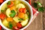 8 sopas saborosas para auxiliar na perda de peso
